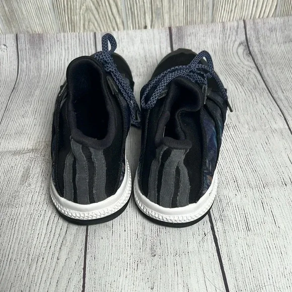 Adidas Bounce shoes size 7 - Picture 3 of 6